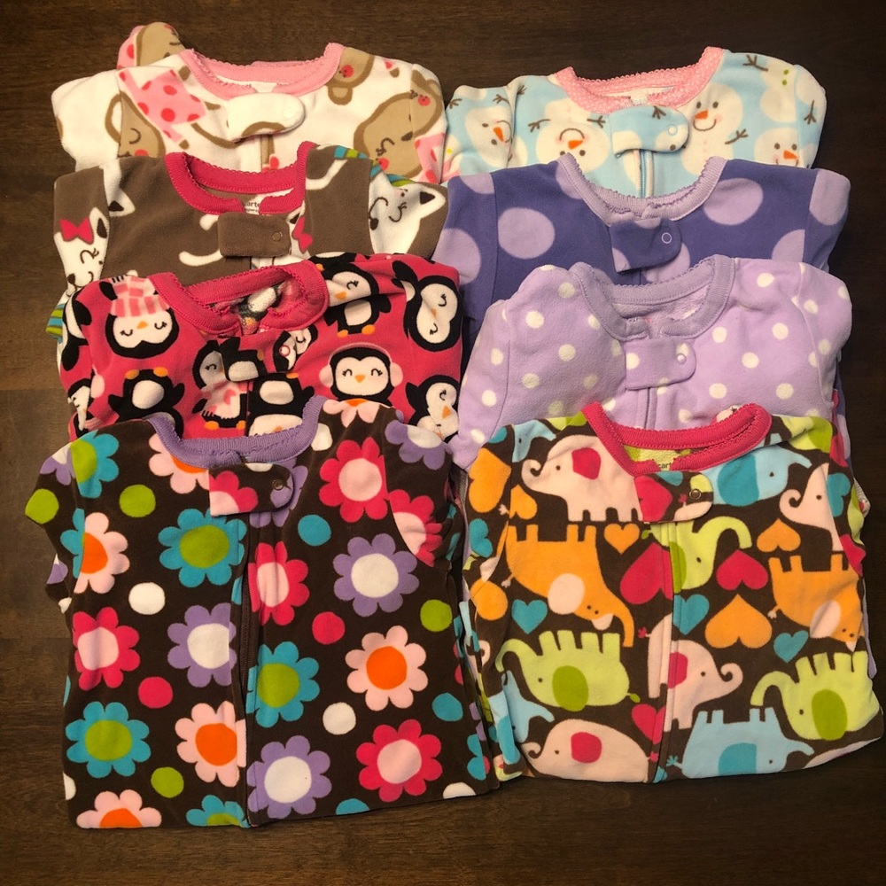 8 fleece Carter’s girl pajamas size 18 months